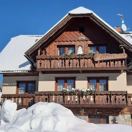 Luscinia Guest house *