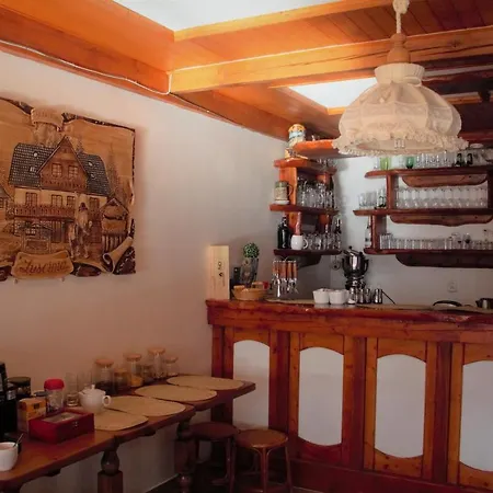 Luscinia Guest house *